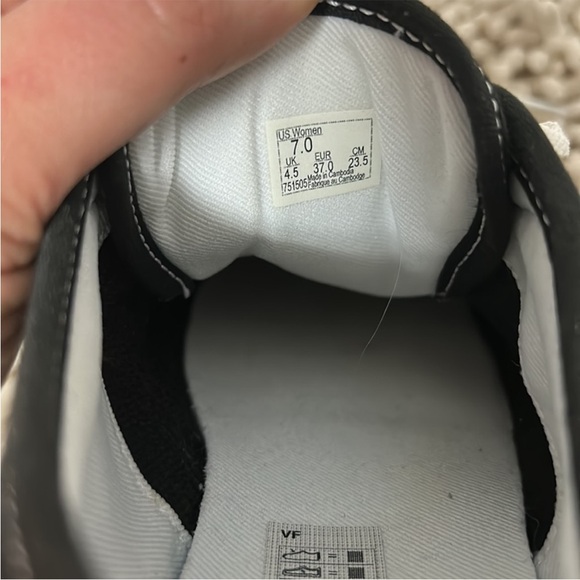 Vans Classic Black Low Sneaker - Picture 7 of 7